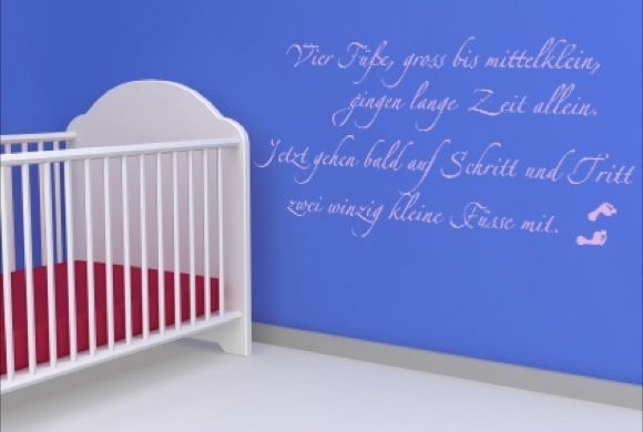 Vier Füße, groß bis mittelklein, gingen lange Zeit allein.<br />Jetzt gehen bald auf Schritt und Tritt, zwei winzig kleine Füße mit.